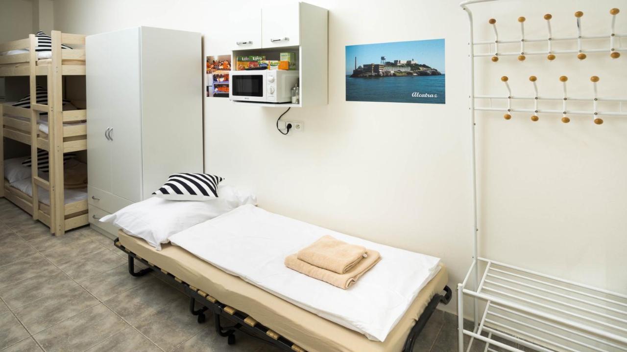 Apartamento Prison - Get Locked Up In Centre Of *